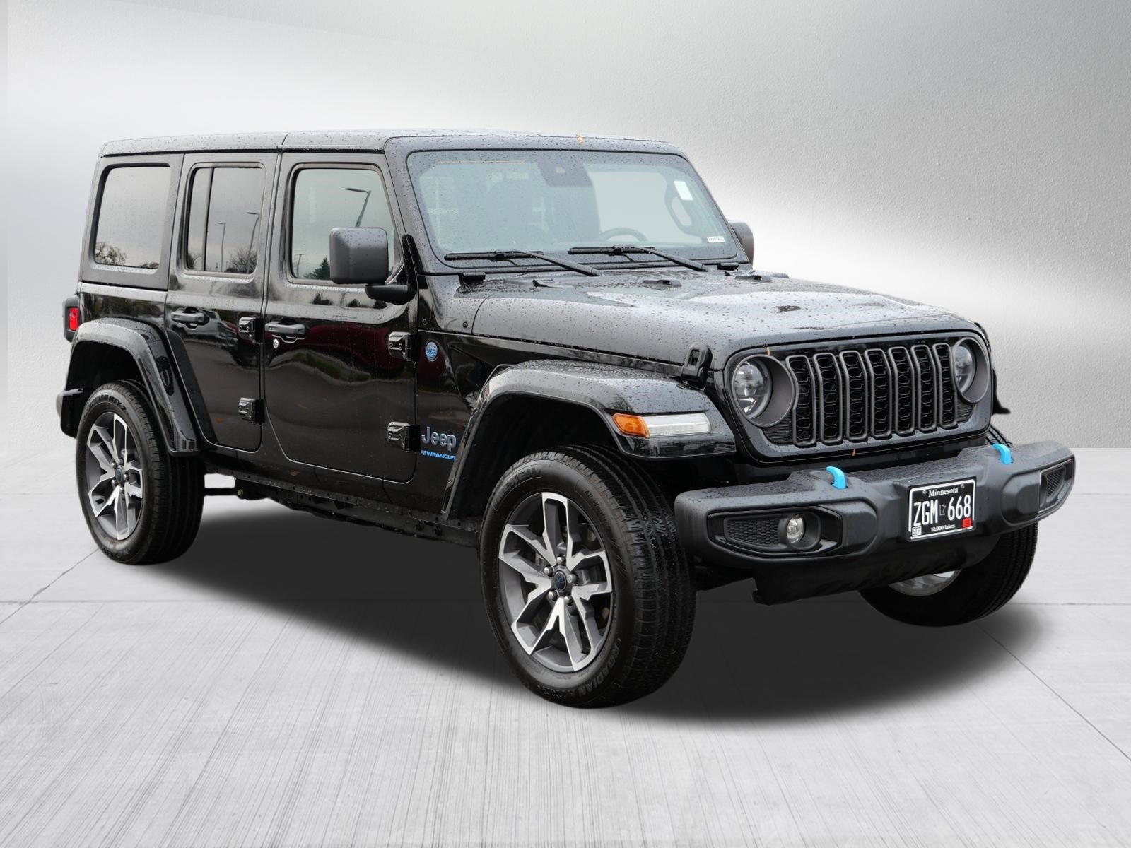 Used 2024 Jeep Wrangler Unlimited w/ Convenience Group AWD/4WD image 2