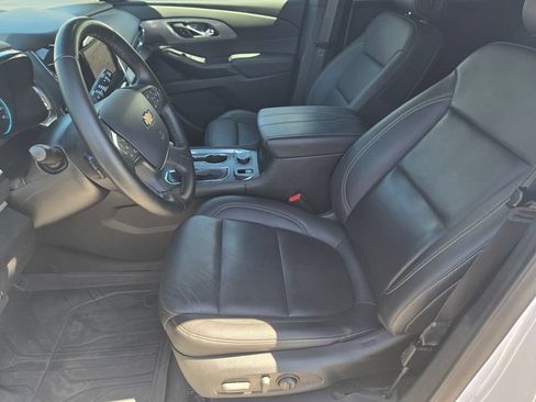 Certified 2023 Chevrolet Traverse LT w/ LT Premium Package AWD/4WD image 11