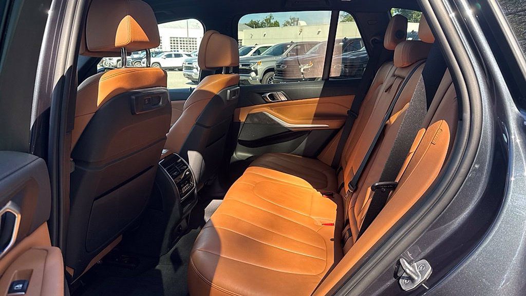 Used 2022 BMW X5 xDrive40i w/ Premium Package AWD/4WD image 14