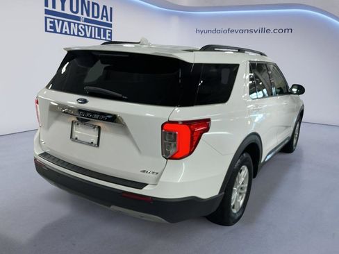 Used 2022 Ford Explorer XLT w/ Equipment Group 202A AWD/4WD image 4