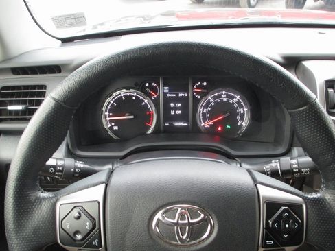 Used 2023 Toyota 4Runner Limited image 29