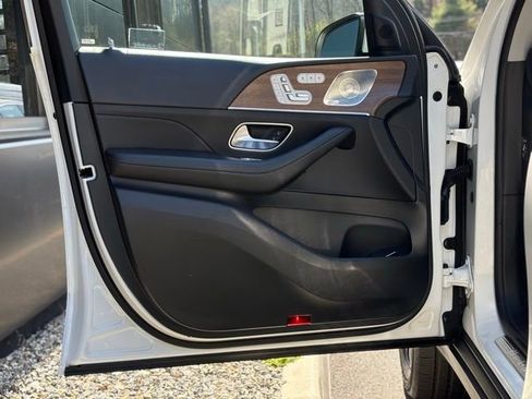 Used 2025 Mercedes-Benz GLE 350 4MATIC image 19