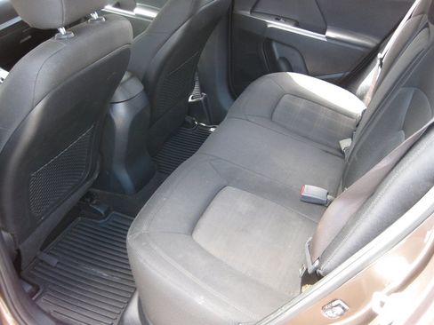 Used 2013 Kia Sportage LX FWD image 21