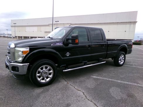 Used 2014 Ford F350 Lariat w/ Lariat Interior Package image 2