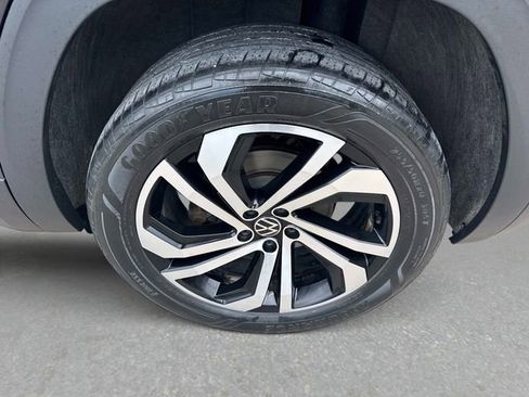 Used 2023 Volkswagen Atlas Cross Sport SE AWD/4WD image 10