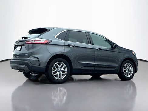 Used 2022 Ford Edge SEL image 2