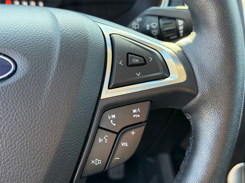 Used 2021 Ford Edge Titanium image 26