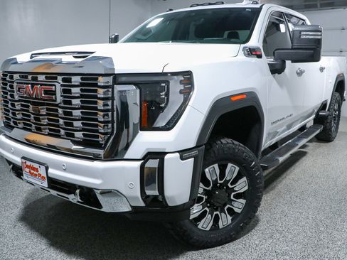 Used 2024 GMC Sierra 2500 Denali w/ Denali Reserve Package AWD/4WD image 34