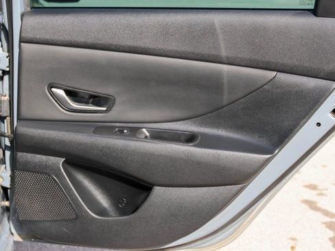 Used 2022 Hyundai Elantra SEL w/ Convenience Package image 15