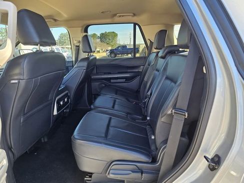 Certified 2024 Ford Expedition XLT image 17