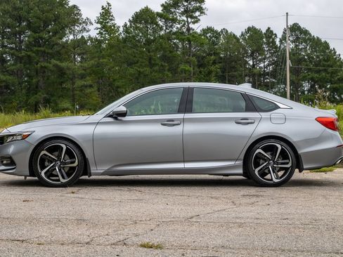 Used 2019 Honda Accord Sport image 9