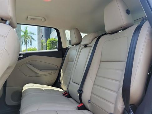 Used 2019 Ford Escape Titanium image 15