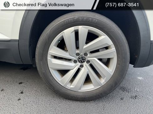 Used 2022 Volkswagen Atlas Cross Sport SE image 6