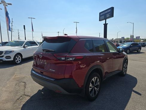 Used 2023 Nissan Rogue SV image 5