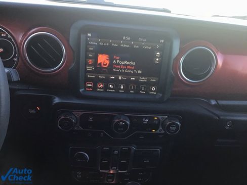 Used 2023 Jeep Wrangler Unlimited Rubicon image 28