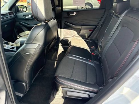 Used 2025 Ford Escape ST-Line w/ Tech Pack #1 FWD image 9