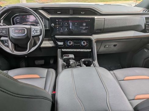 Used 2024 GMC Sierra 1500 AT4 w/ AT4 Premium Package AWD/4WD image 15
