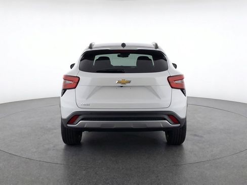 Used 2025 Chevrolet Trax LT w/ LT Convenience Package FWD image 7