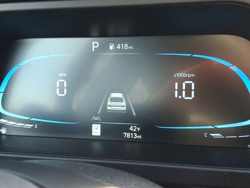 Certified 2025 Hyundai Elantra Sport image 16