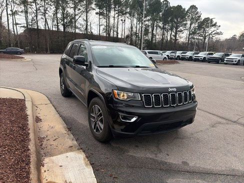 Used 2020 Jeep Grand Cherokee Laredo w/ 18" Wheel & 8.4" Radio Group image 8