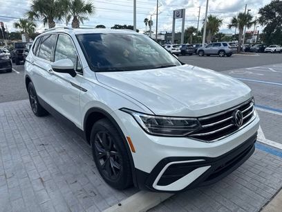 Used 2023 Volkswagen Tiguan SE w/ Panoramic Sunroof Package