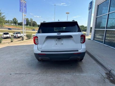 Certified 2022 Ford Explorer XLT w/ Equipment Group 202A RWD image 6