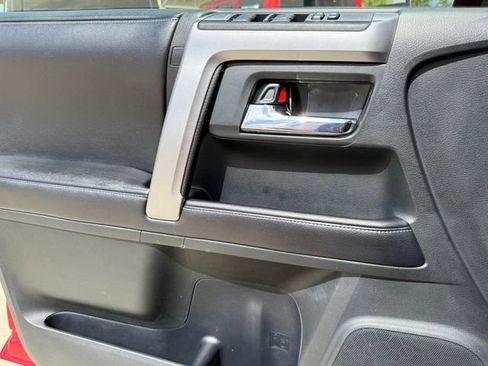 Used 2016 Toyota 4Runner SR5 Premium image 24