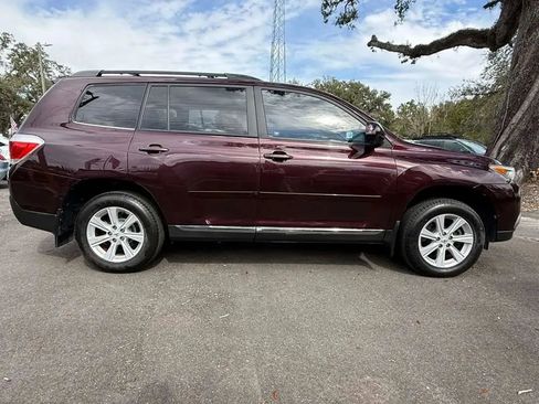 Used 2012 Toyota Highlander SE w/ Tow Pkg image 7