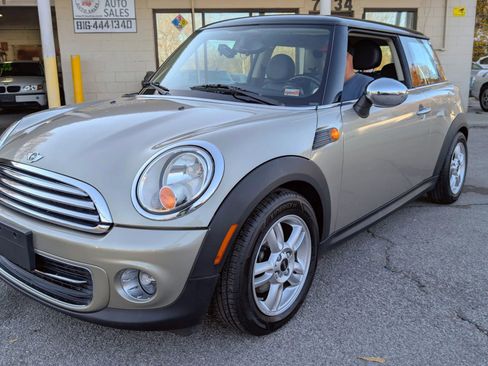 Used 2011 MINI Cooper Hardtop image 1