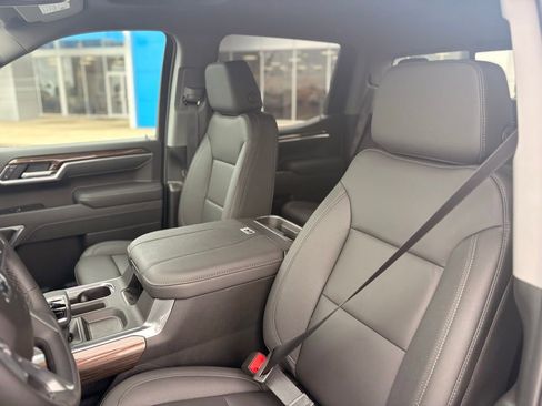 New 2026 Chevrolet Silverado 1500 RST w/ Redline Edition AWD/4WD image 21