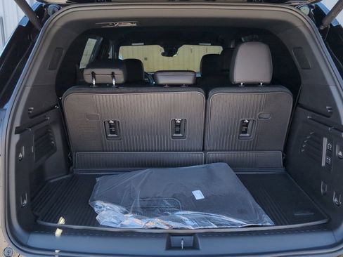 New 2026 Chevrolet Traverse High Country w/ LPO, Floor Liner Package image 16