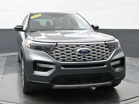 Used 2022 Ford Explorer Platinum w/ Equipment Group 601A image 2