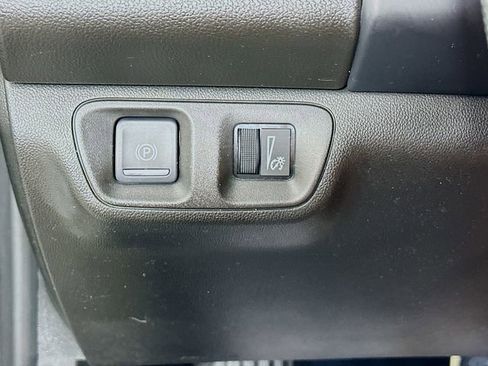 Used 2021 GMC Acadia SLE w/ Driver Convenience Package image 10