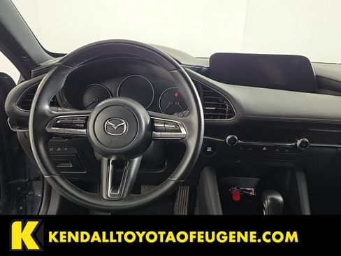 Used 2019 MAZDA MAZDA3 Hatchback w/ Premium Package FWD image 12