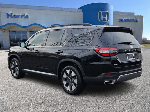 New 2026 Honda Pilot Touring image 3