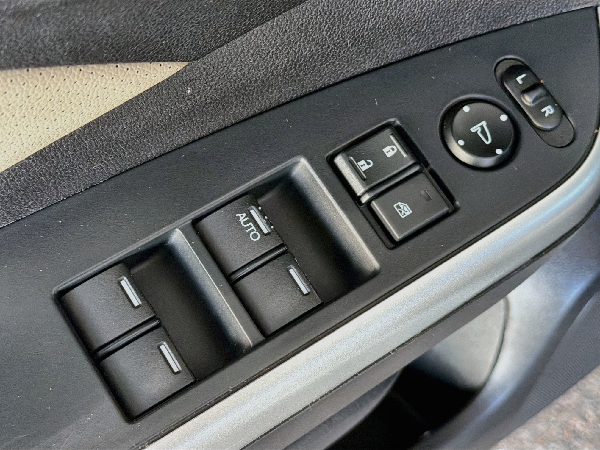 Used 2015 Honda CR-V EX-L image 15