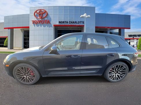 Used 2022 Porsche Macan S image 6