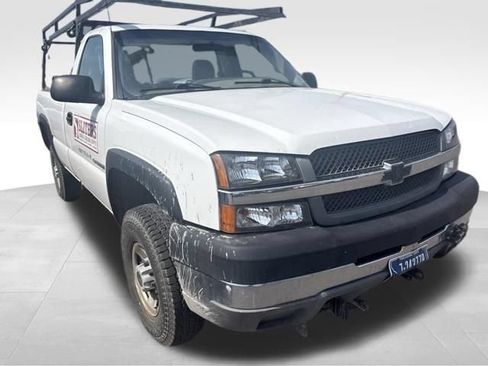 Used 2004 Chevrolet Silverado 2500 W/T w/ Skid Plate Package AWD/4WD image 8