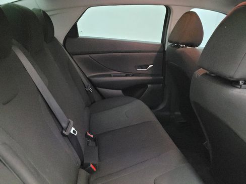 Used 2025 Hyundai Elantra SE FWD image 19