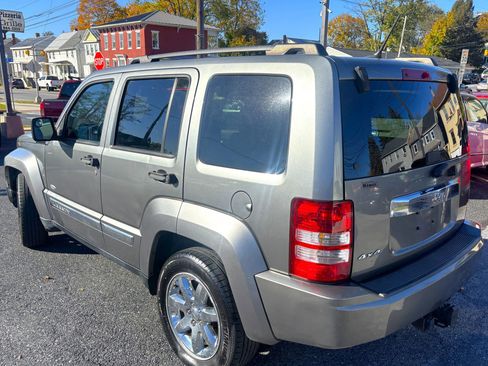 Used 2012 Jeep Liberty Sport image 4