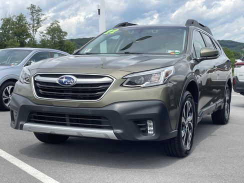 Certified 2022 Subaru Outback Limited w/ Popular Package #2 AWD/4WD image 2
