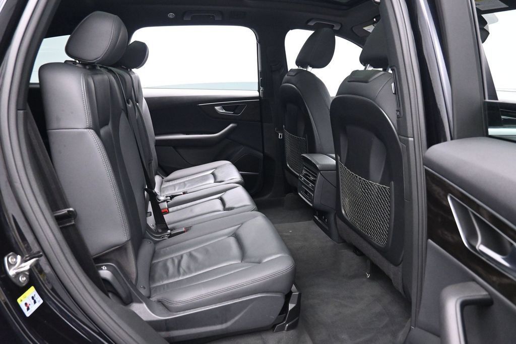 Used 2021 Audi Q7 3.0T Premium Plus w/ Premium Plus Package AWD/4WD image 18