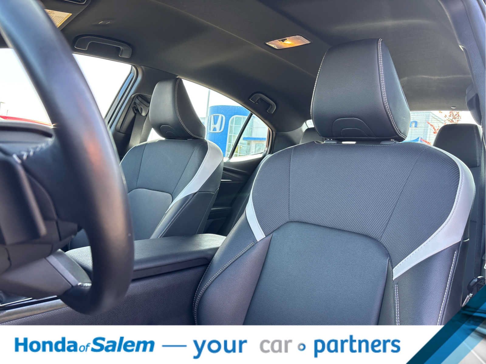 Used 2025 Toyota Camry SE FWD image 11