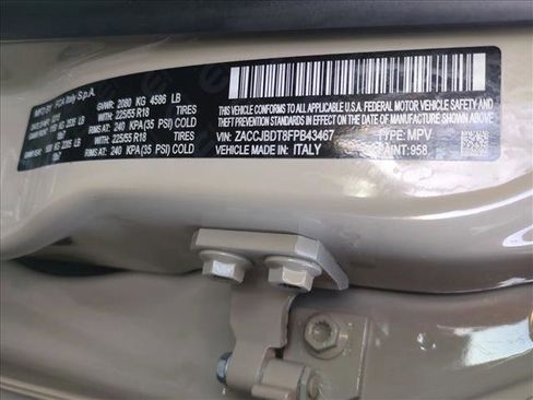 Used 2015 Jeep Renegade Limited image 25