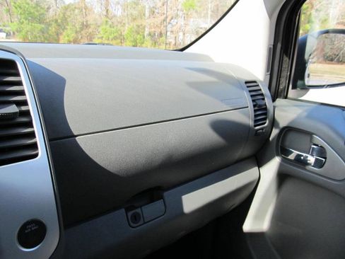 Used 2019 Nissan Frontier SV image 64