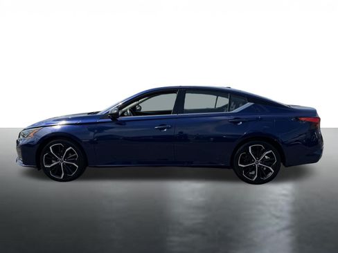 Used 2024 Nissan Altima 2.5 SR FWD image 5