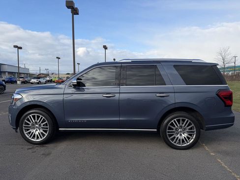 Used 2022 Ford Expedition Platinum image 3