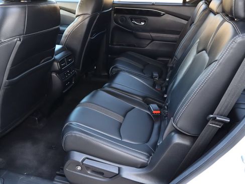 Used 2025 Honda Pilot EX-L image 5