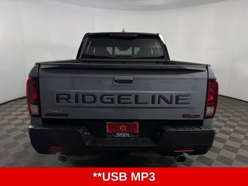 Used 2025 Honda Ridgeline TrailSport image 7