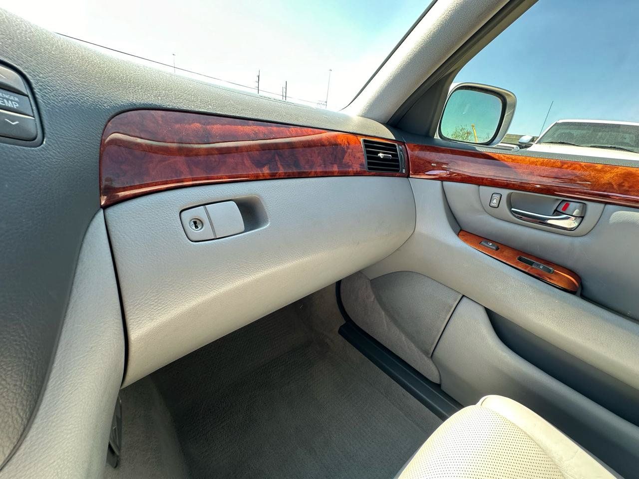 Used 2004 Lexus LS 430 RWD image 31